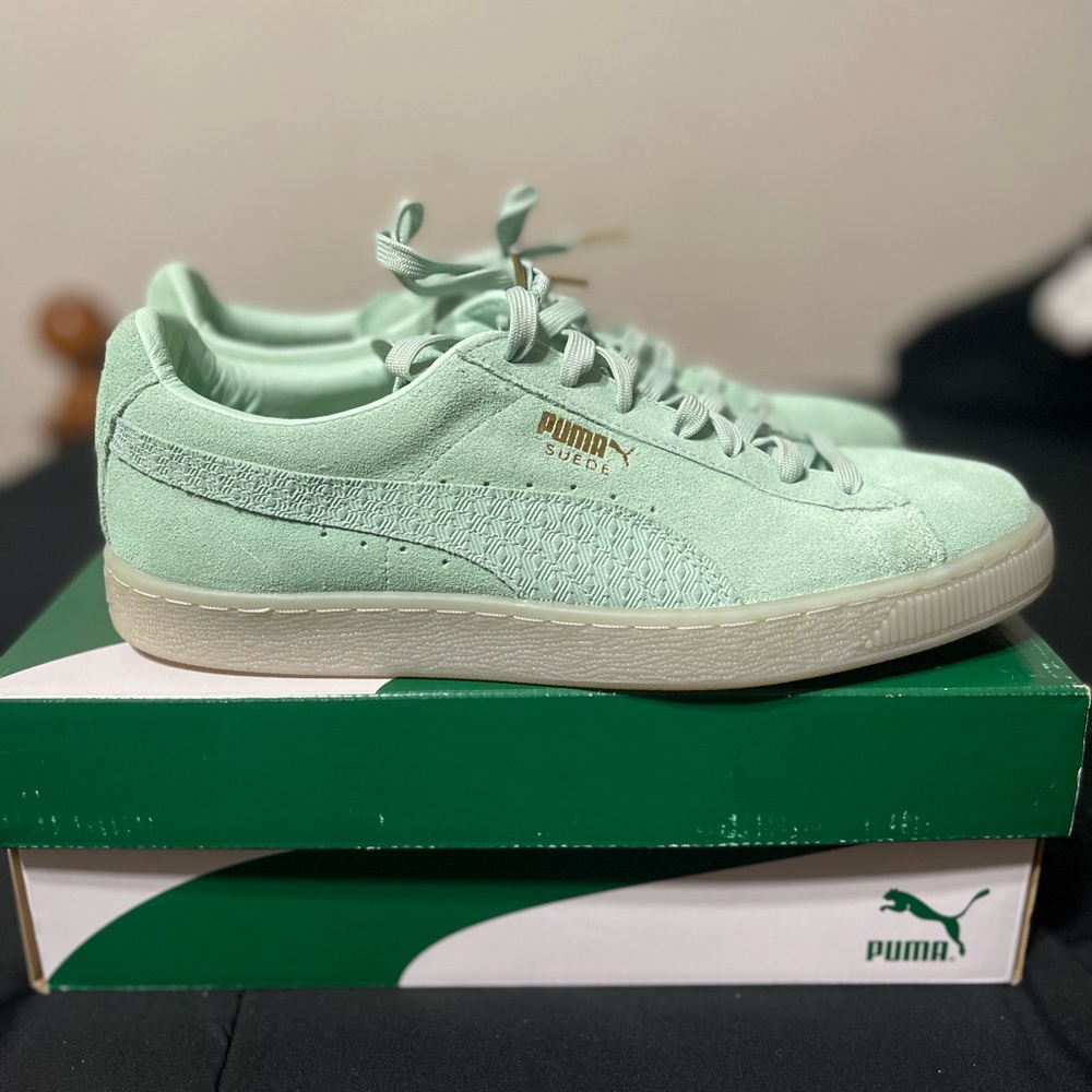 Men puma suede size 10.5